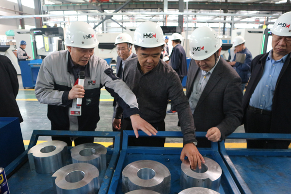 2017.4.18鏀垮崗-02010.jpg 甘肅省政協副主席黃選平一行蒞臨甘肅泓源麥迪邁智能停車有限責任公司檢查指導工作(圖3)