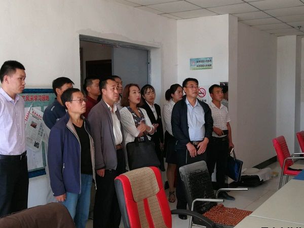 公司副總經(jīng)理文國民帶隊赴雅居物業(yè)公司考察學(xué)習(xí)(圖3) 公司副總經(jīng)理文國民帶隊赴雅居物業(yè)公司考察學(xué)習(xí)(圖3)