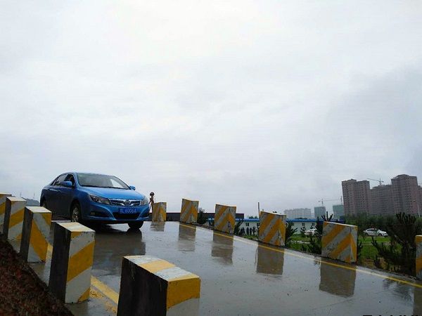 平?jīng)鲢葱履茉闯鲎馄?chē)公司嚴(yán)格組織開(kāi)展首批駕駛員崗前培訓(xùn)工作(圖2) 平?jīng)鲢葱履茉闯鲎馄?chē)公司嚴(yán)格組織開(kāi)展首批駕駛員崗前培訓(xùn)工作(圖2)