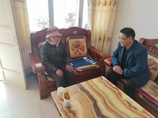 平?jīng)鲢垂鹃_展“踐行初心使命，助推脫貧攻堅”主題黨日活動(圖5)