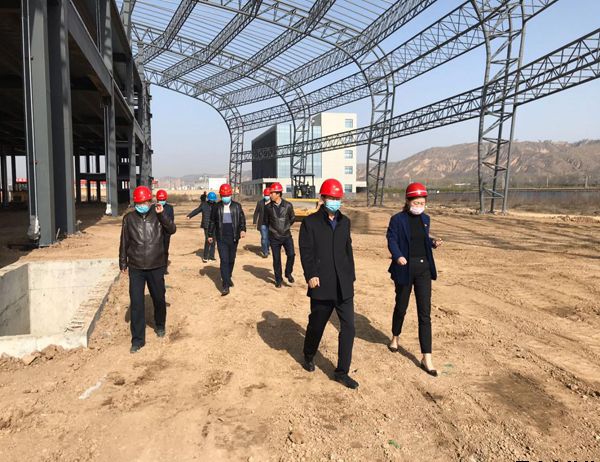 市建管局副局長(zhǎng)田曉東帶隊(duì)督查指導(dǎo)平?jīng)鲞^(guò)境車(chē)輛綜合服務(wù)中心(一期)項(xiàng)目 開(kāi)(復(fù))工工作(圖2) 市建管局副局長(zhǎng)田曉東帶隊(duì)督查指導(dǎo)平?jīng)鲞^(guò)境車(chē)輛綜合服務(wù)中心(一期)項(xiàng)目 開(kāi)(復(fù))工工作(圖2)