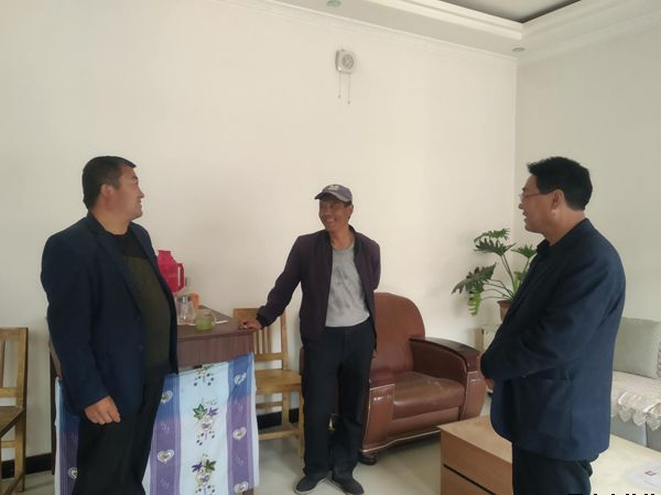 泓源公司全面落實脫貧攻堅幫扶責任(圖2) 泓源公司全面落實脫貧攻堅幫扶責任(圖2)