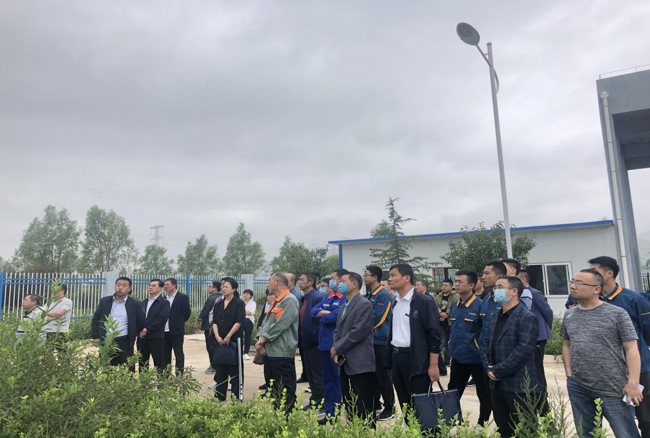 園區(qū)管委會(huì)副主任何浩強(qiáng)一行參觀(guān) 平?jīng)鲢闯菛|污水處理公司(圖2) 園區(qū)管委會(huì)副主任何浩強(qiáng)一行參觀(guān) 平?jīng)鲢闯菛|污水處理公司(圖2)