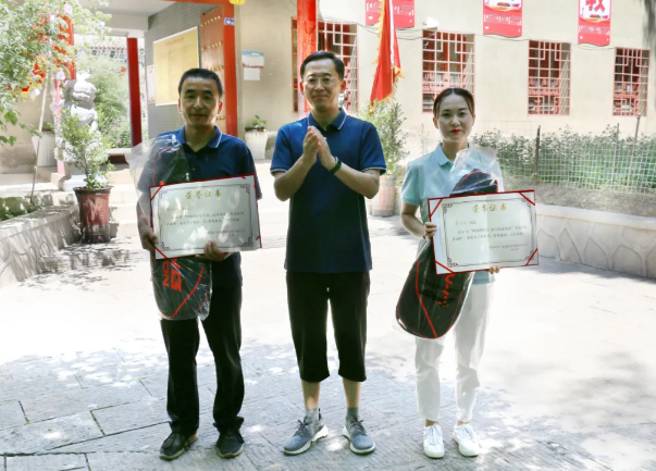 增強(qiáng)團(tuán)隊(duì)合力 展示泓源風(fēng)采 ——泓源公司開(kāi)展登山比賽活動(dòng)(圖7) 增強(qiáng)團(tuán)隊(duì)合力 展示泓源風(fēng)采 ——泓源公司開(kāi)展登山比賽活動(dòng)(圖7)