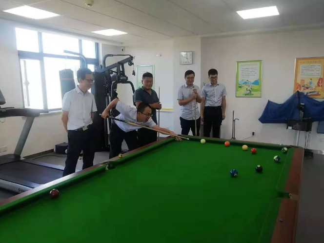 泓源公司臺(tái)球興趣小組開展活動(dòng)(圖3) 泓源公司臺(tái)球興趣小組開展活動(dòng)(圖3)