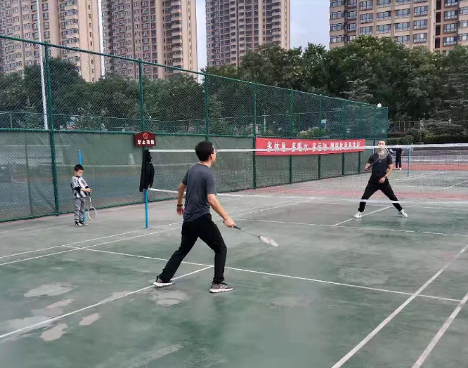 “羽”你過周末——泓源公司羽毛球興趣小組開展戶外訓(xùn)練活動(圖3) “羽”你過周末——泓源公司羽毛球興趣小組開展戶外訓(xùn)練活動(圖3)