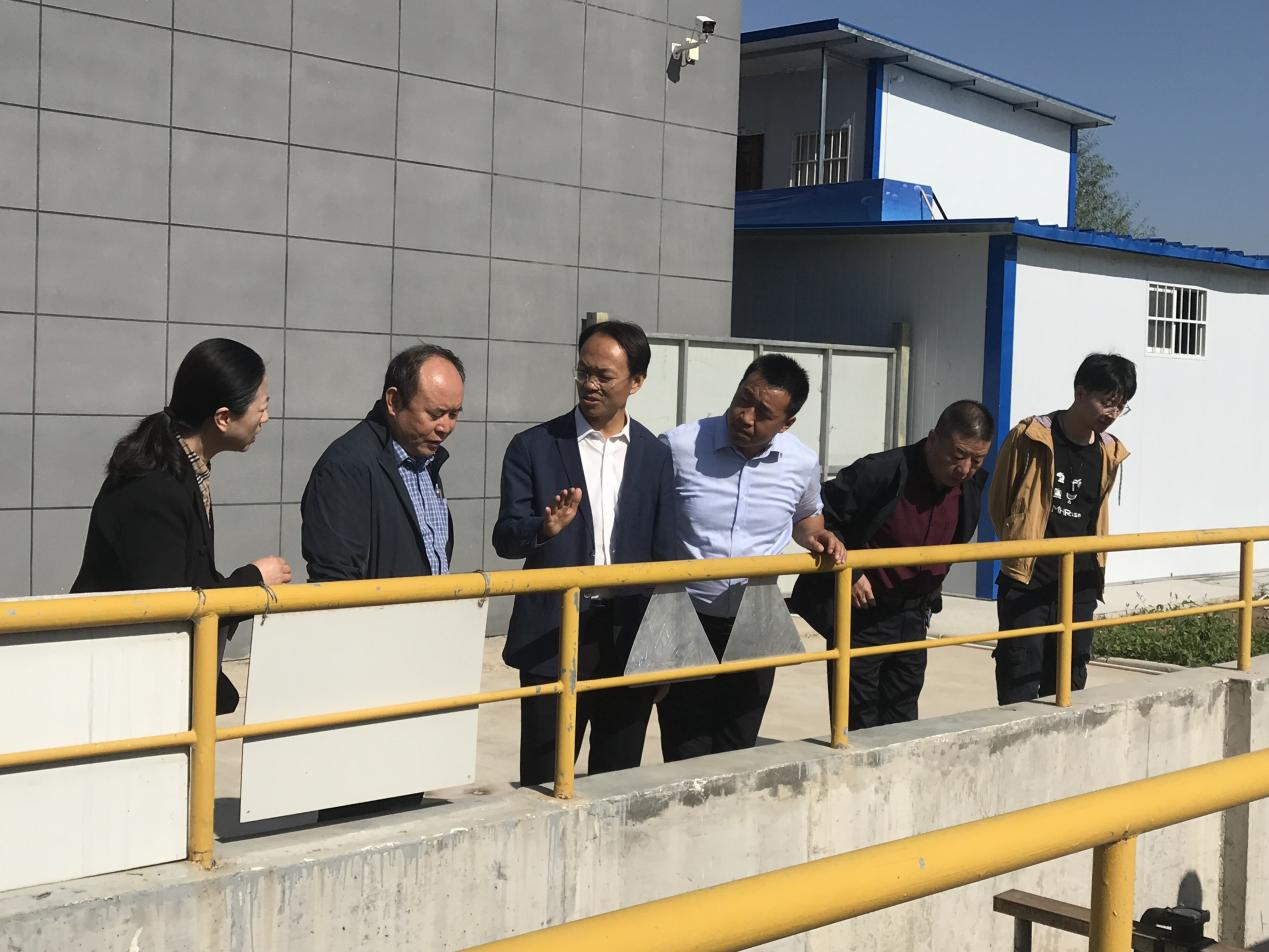 省開發(fā)區(qū)領(lǐng)導(dǎo)小組考察調(diào)研泓源城東污水處理公司工作(圖2) 省開發(fā)區(qū)領(lǐng)導(dǎo)小組考察調(diào)研泓源城東污水處理公司工作(圖2)