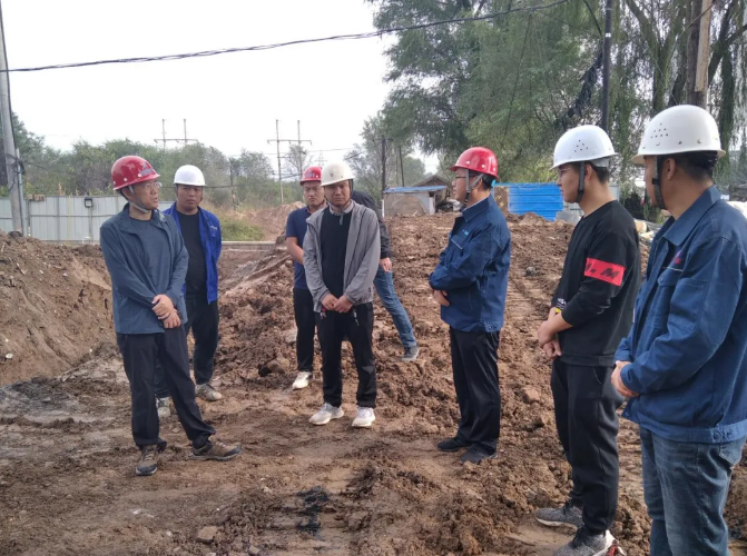 “國慶假日我在崗”——泓源公司檢查項(xiàng)目建設(shè)工作(圖2) “國慶假日我在崗”——泓源公司檢查項(xiàng)目建設(shè)工作(圖2)