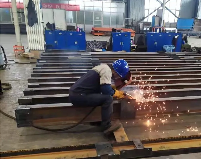 “國慶假日我在崗”——泓源公司裝備制造企業(yè)生產(chǎn)忙(圖2) “國慶假日我在崗”——泓源公司裝備制造企業(yè)生產(chǎn)忙(圖2)