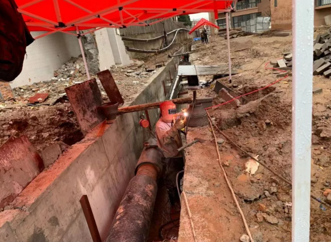 “國慶假日我在崗”——泓源公司國慶假日趕工期保民生(圖2) “國慶假日我在崗”——泓源公司國慶假日趕工期保民生(圖2)