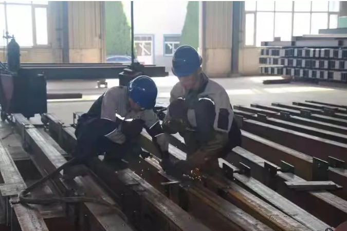 “國慶假日我在崗”——用堅(jiān)守書寫泓源精神(圖3) “國慶假日我在崗”——用堅(jiān)守書寫泓源精神(圖3)