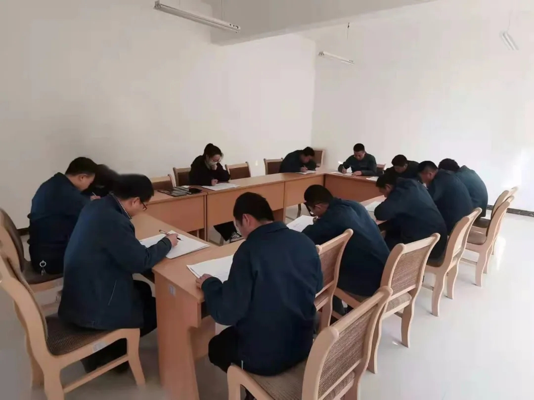 市產(chǎn)投集團(tuán)組織開(kāi)展第四季度員工綜合素質(zhì)測(cè)試(圖3) 市產(chǎn)投集團(tuán)組織開(kāi)展第四季度員工綜合素質(zhì)測(cè)試(圖3)