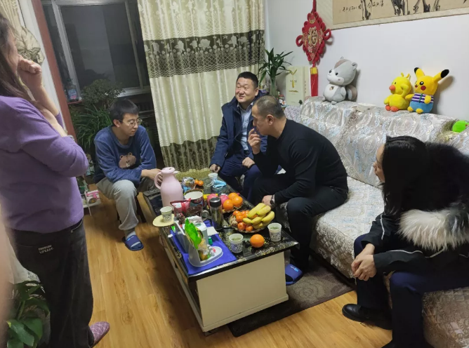 市產(chǎn)投集團(tuán)產(chǎn)業(yè)開發(fā)板塊深入開展員工家訪活動(圖2) 市產(chǎn)投集團(tuán)產(chǎn)業(yè)開發(fā)板塊深入開展員工家訪活動(圖2)